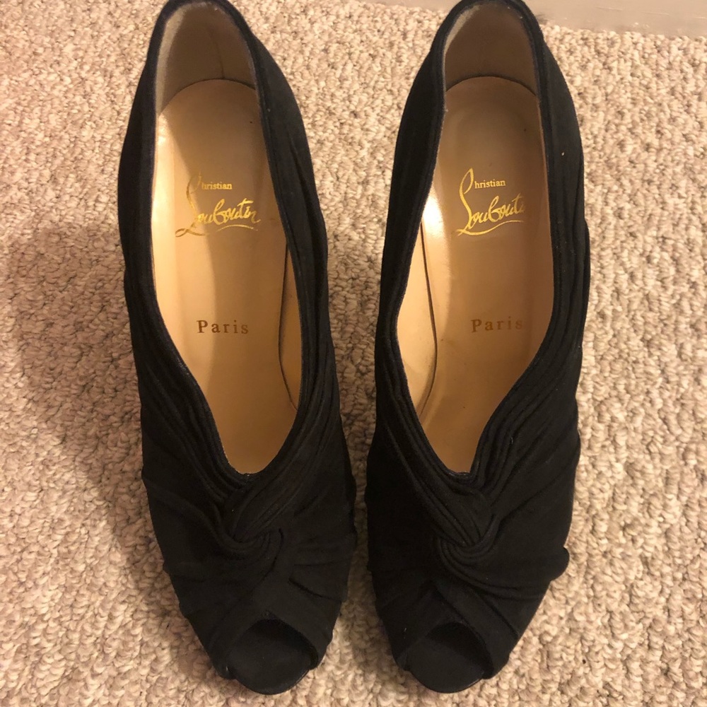 Louboutins 39.5 Twist-Front Peep-Toe Booties